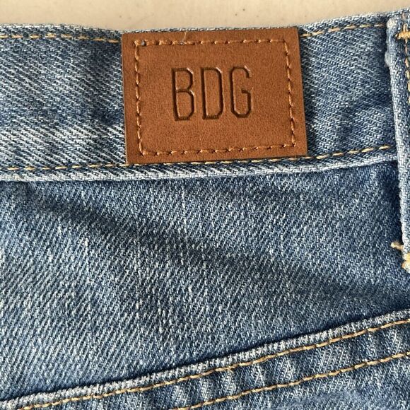 BDG Urban Outfitters Size 26 Denim High Rise Mom Shorts Rolled Cuff 100% Cotton - Picture 4 of 10